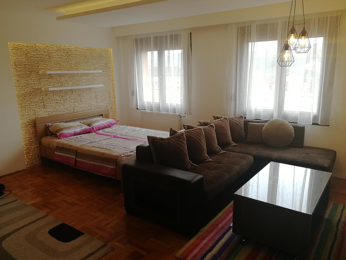 Apartment Aleksija Ni المظهر الخارجي الصورة